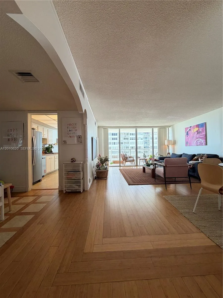 18061 Biscayne Blvd # 601, Aventura, FL 33160 photo 2
