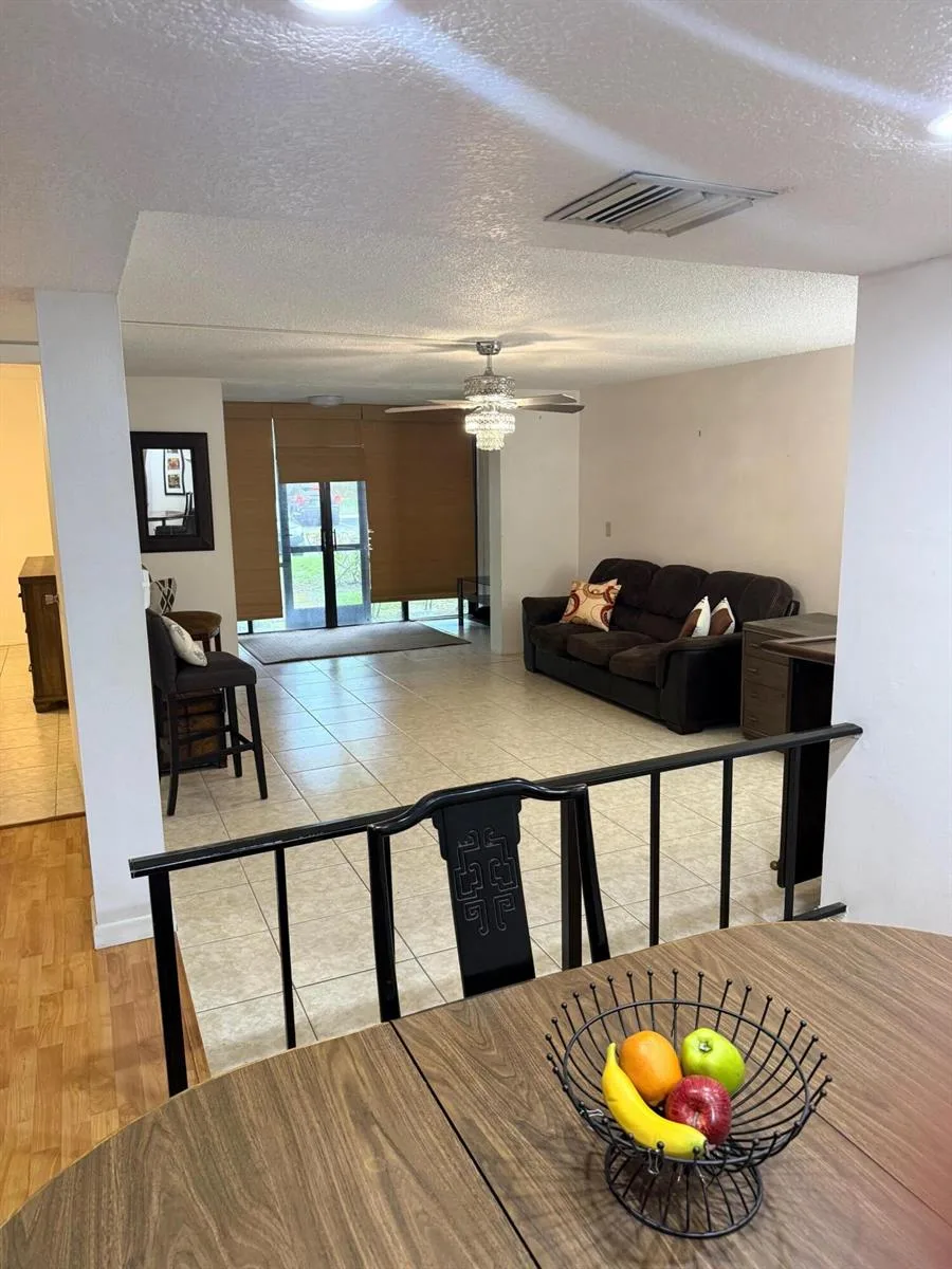 3720 Inverrary Drive # 1f, Lauderhill, FL 33319