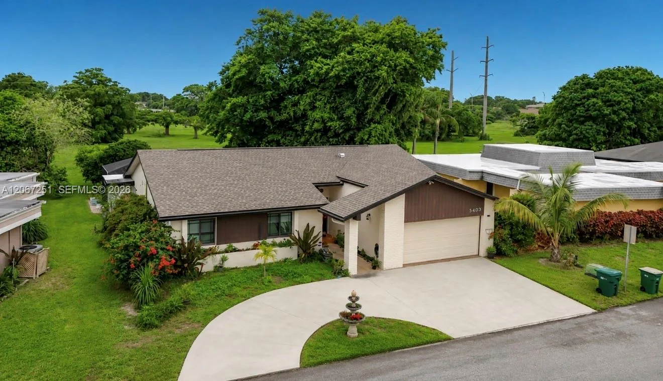 5403 Bayberry Ln, Tamarac, FL 33319 photo 2
