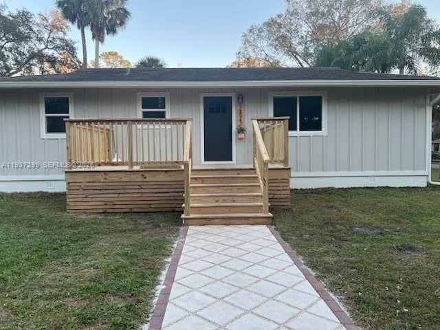 2823 Belinda Drive, Deland, FL 32720 photo 2