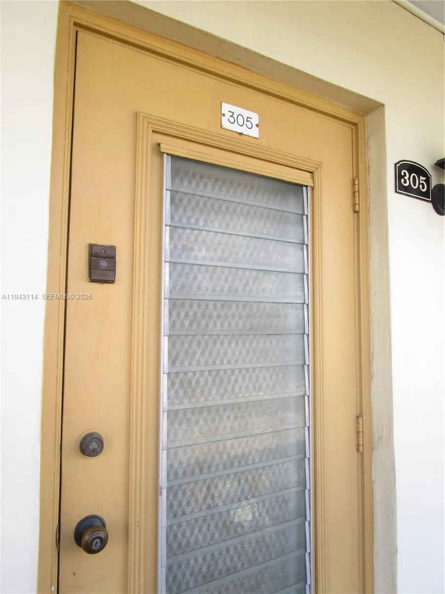 5111 W Oakland Park Blvd # 305, Lauderdale Lakes, FL 33313 photo 3