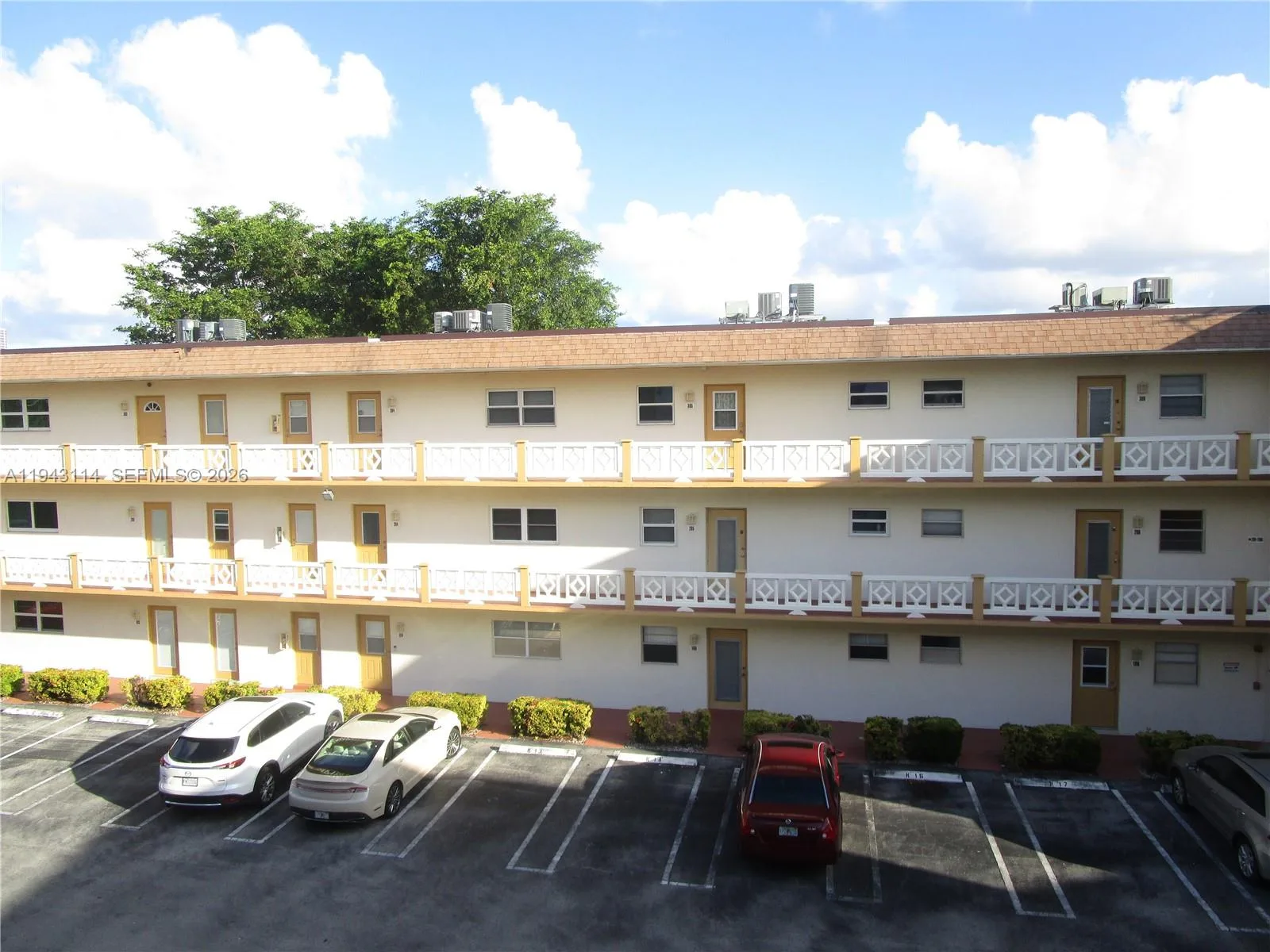 5111 W Oakland Park Blvd # 305, Lauderdale Lakes, FL 33313 photo 4
