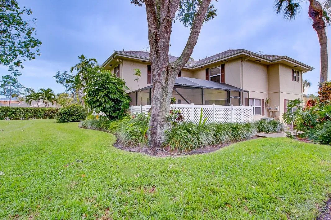 44 Essex Court # B, Royal Palm Beach, FL 33411
