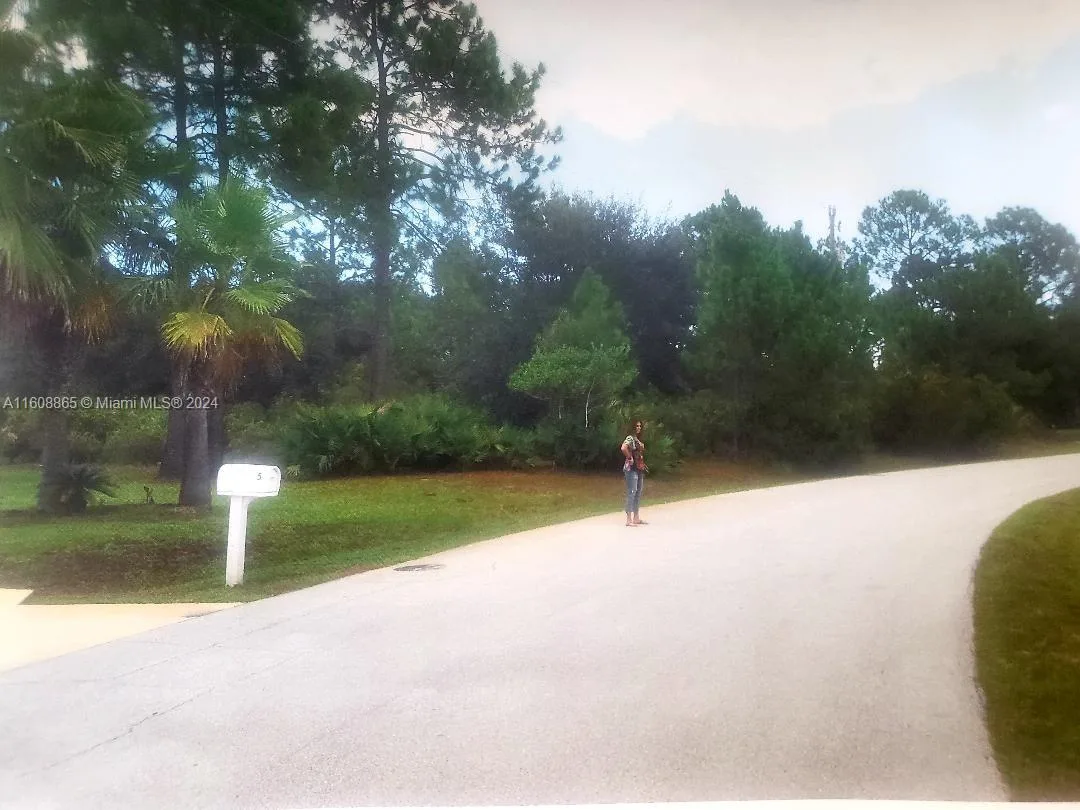 9 Wiltshire Pl, Palm Coast, FL 32164 photo 3