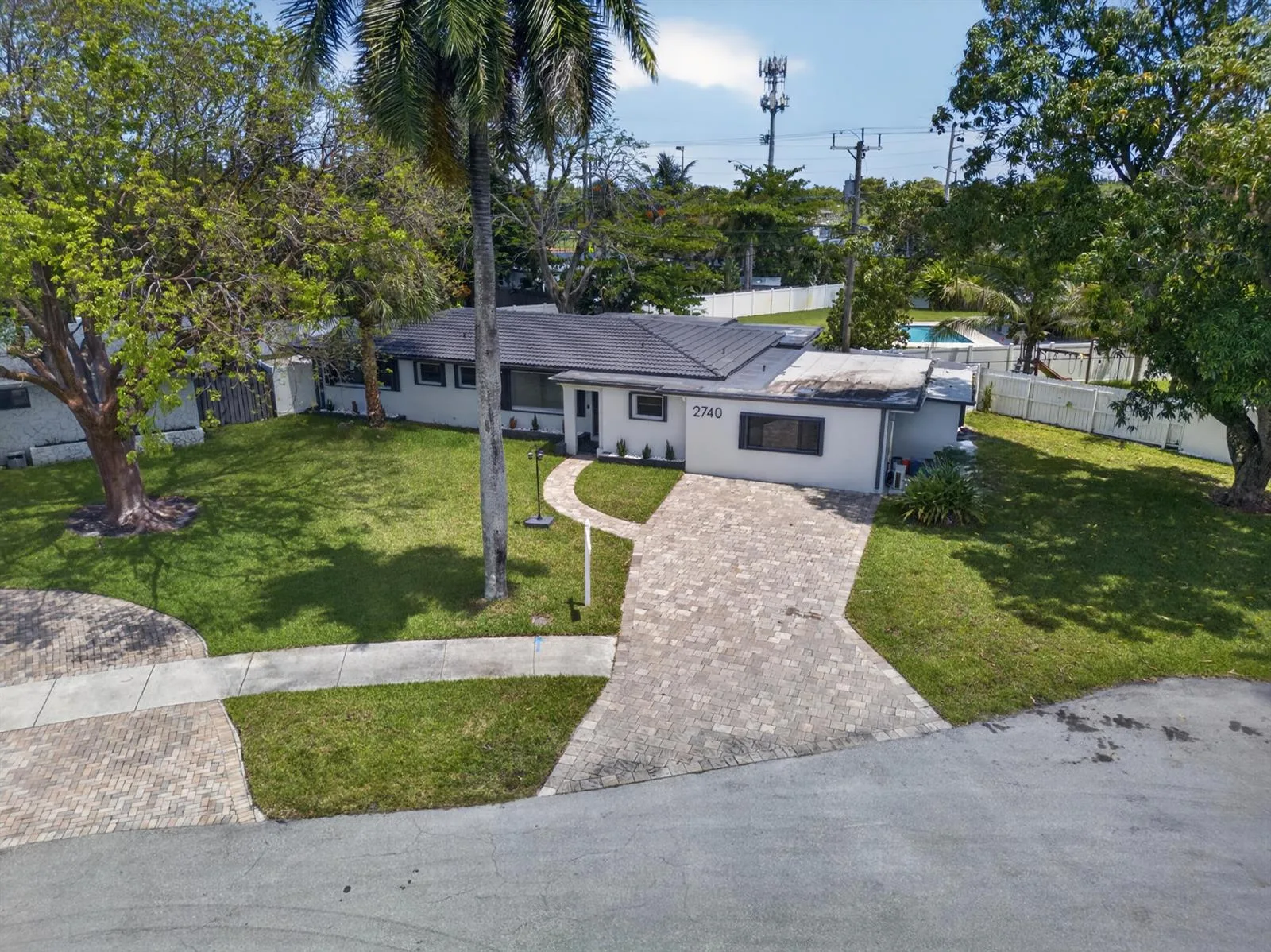 2740 NW 9th Lane, Wilton Manors, FL 33311