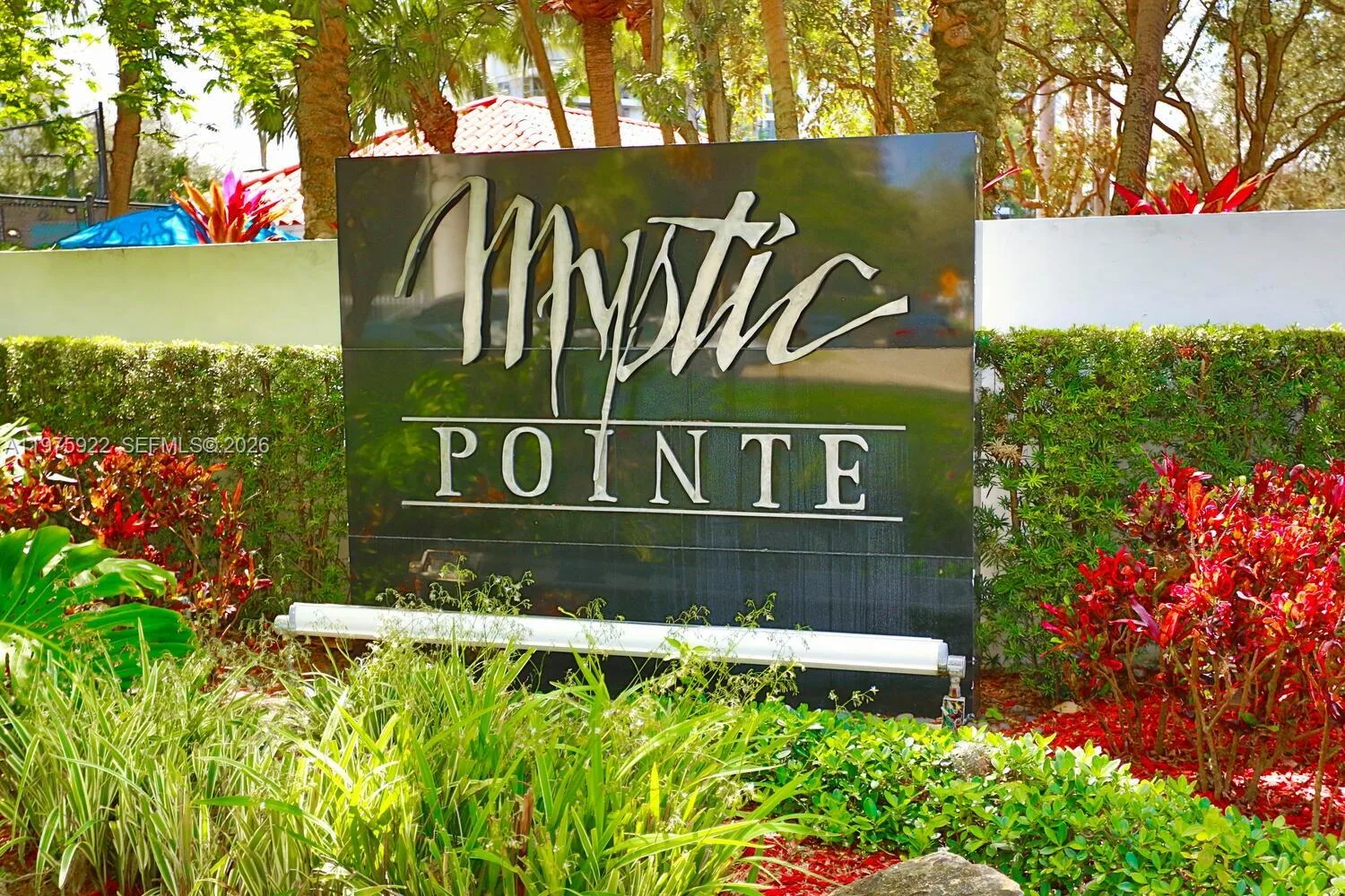 Mystic Pointe Tower 500 photo 3