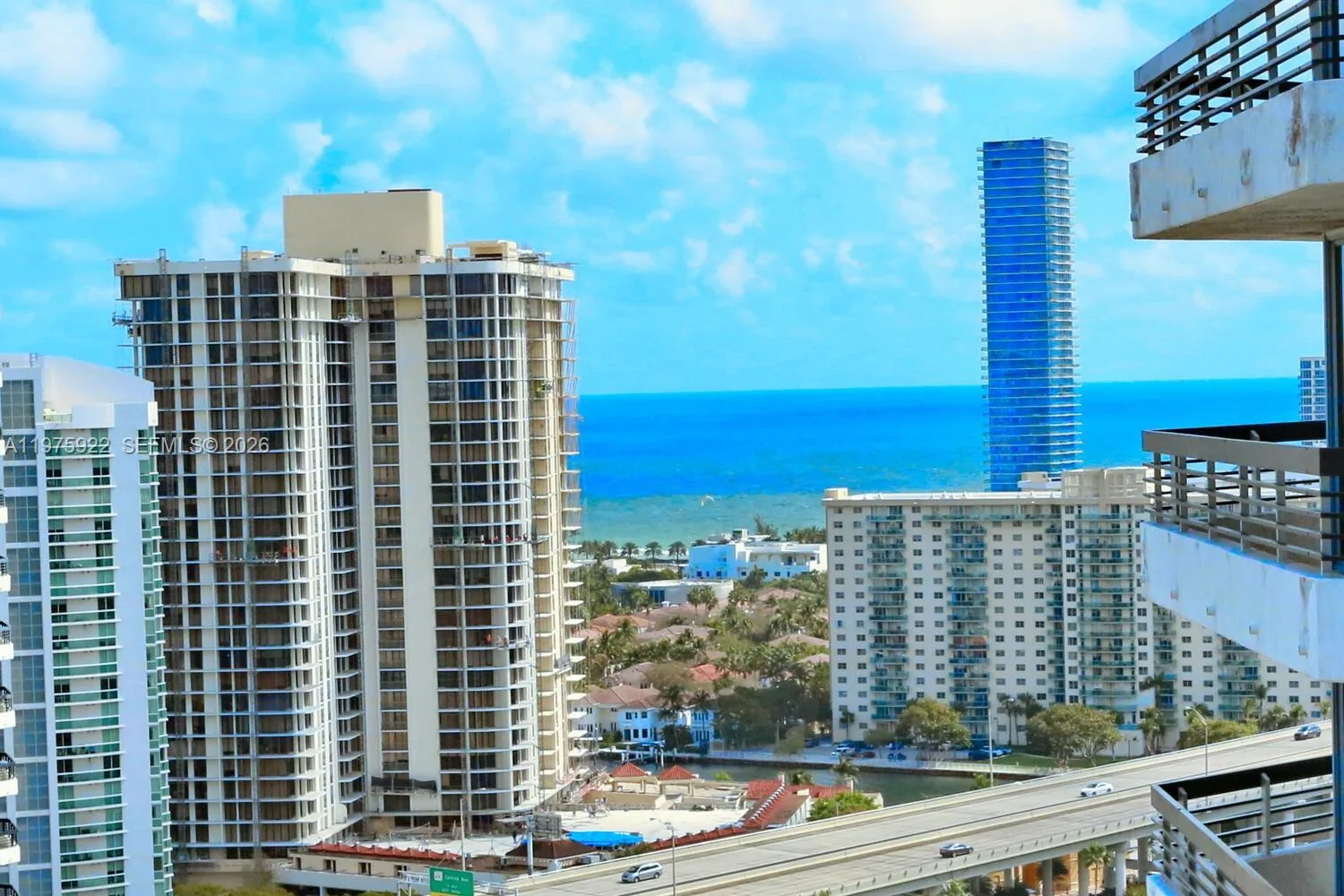 Mystic Pointe Tower 500 photo 5