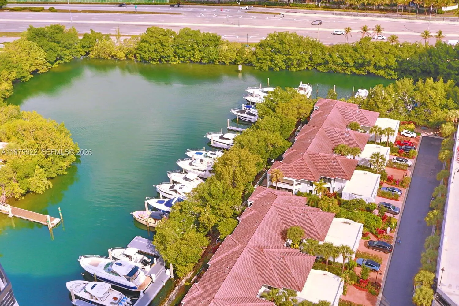 Mystic Pointe Tower 500 photo 8