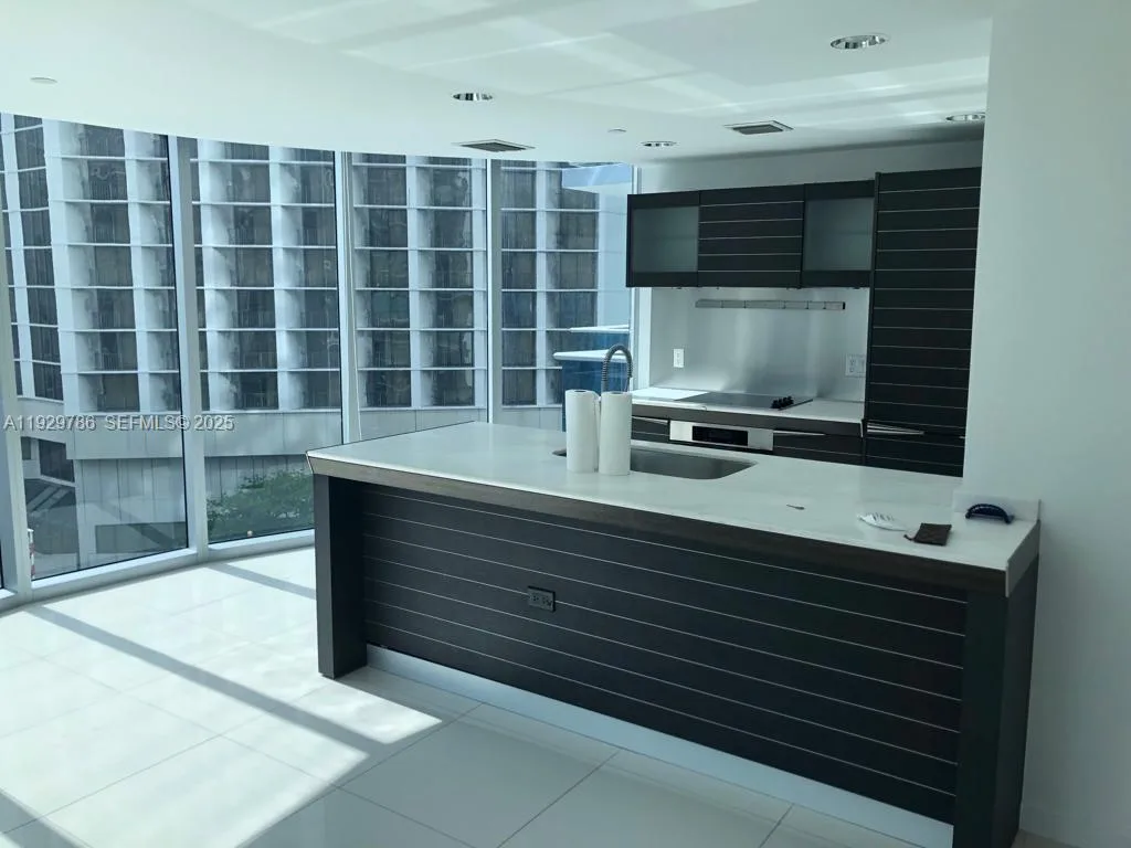 200 Biscayne Boulevard Way # 902, Miami, FL 33131