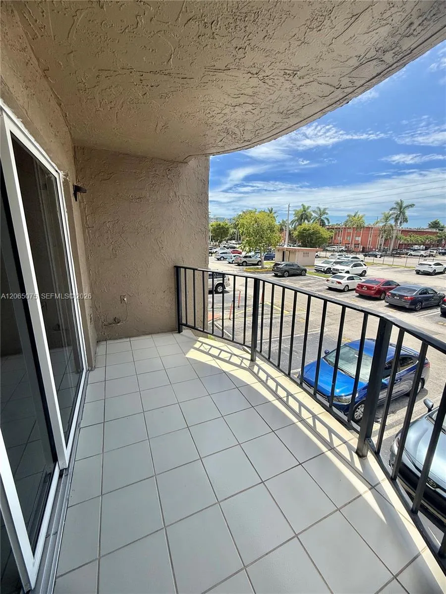 5201 NW 7th St # 202, Miami, FL 33126 photo 5