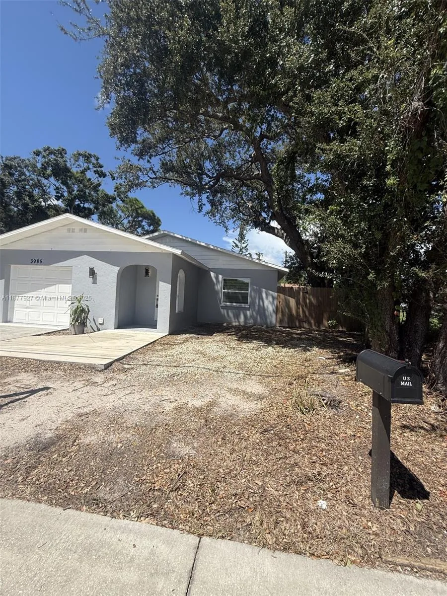 3985 Proctor Rd, Sarasota, FL 34233 photo 4