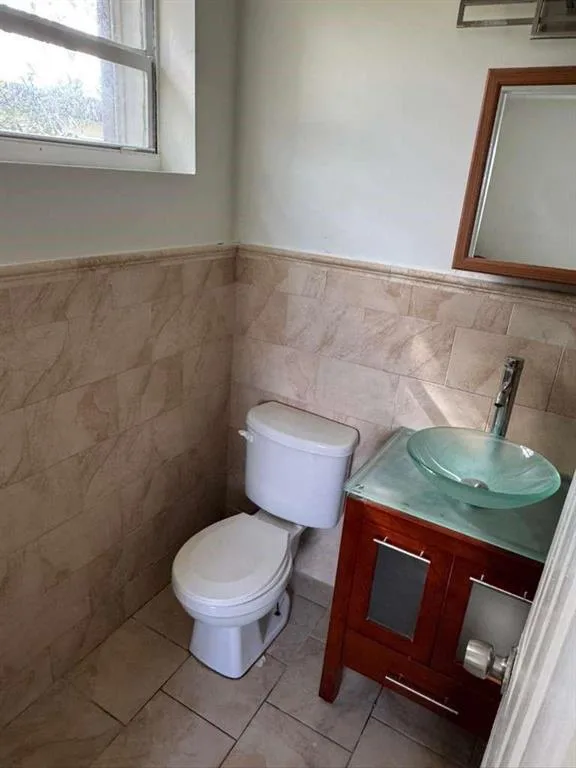 1042 Foster Road # 1-2, Hallandale Beach, FL 33009 photo 5