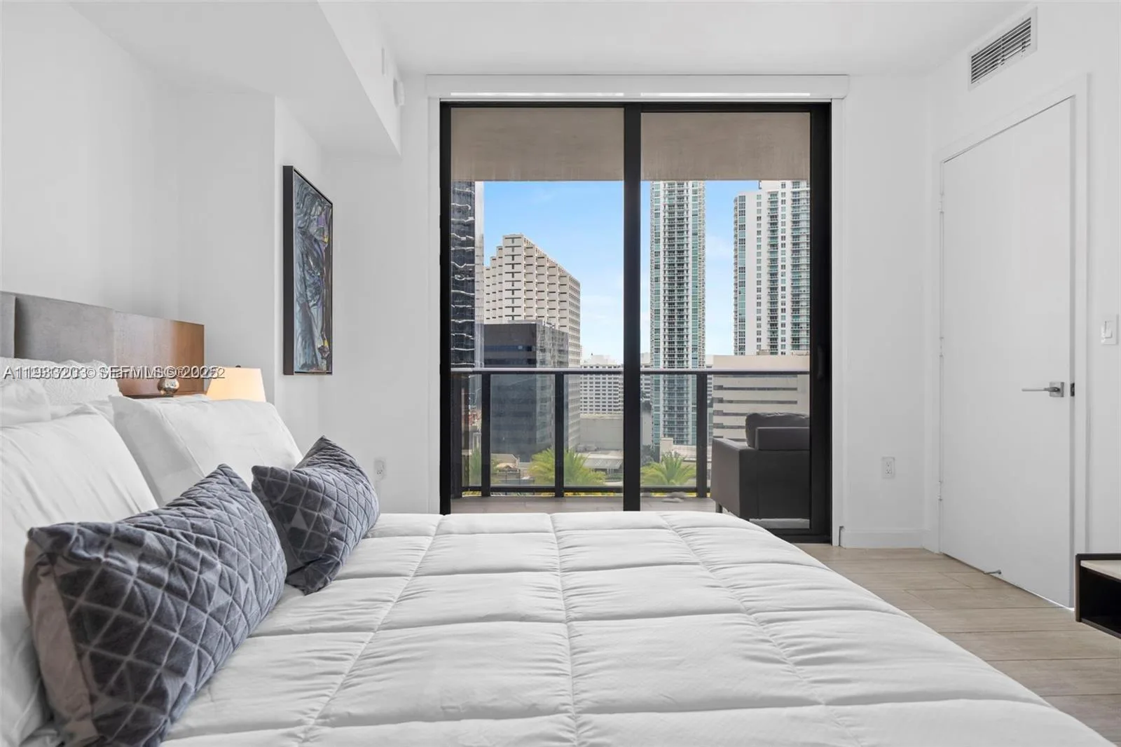 45 SW 9th St # 1403, Miami, FL 33130 photo 12