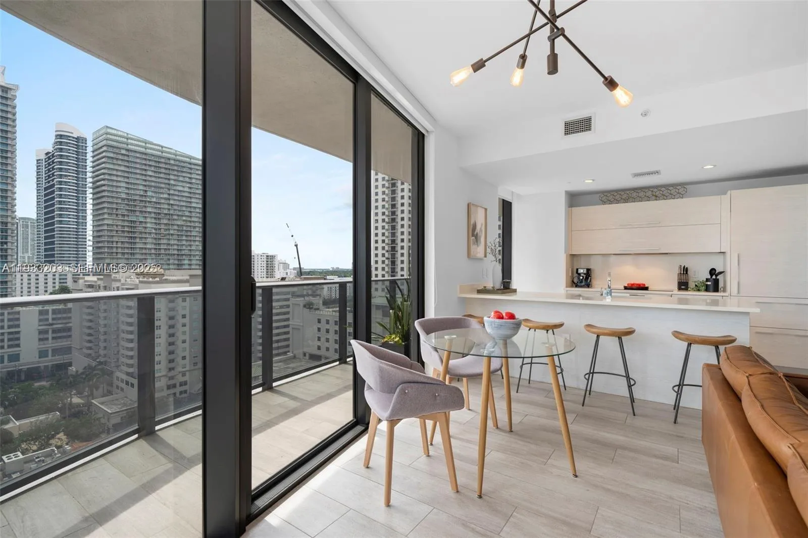 45 SW 9th St # 1403, Miami, FL 33130 photo 8