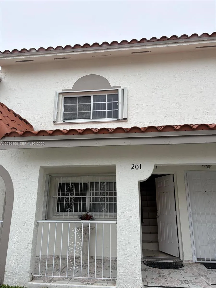 7797 W 29th Ln # 201-32, Hialeah, FL 33018