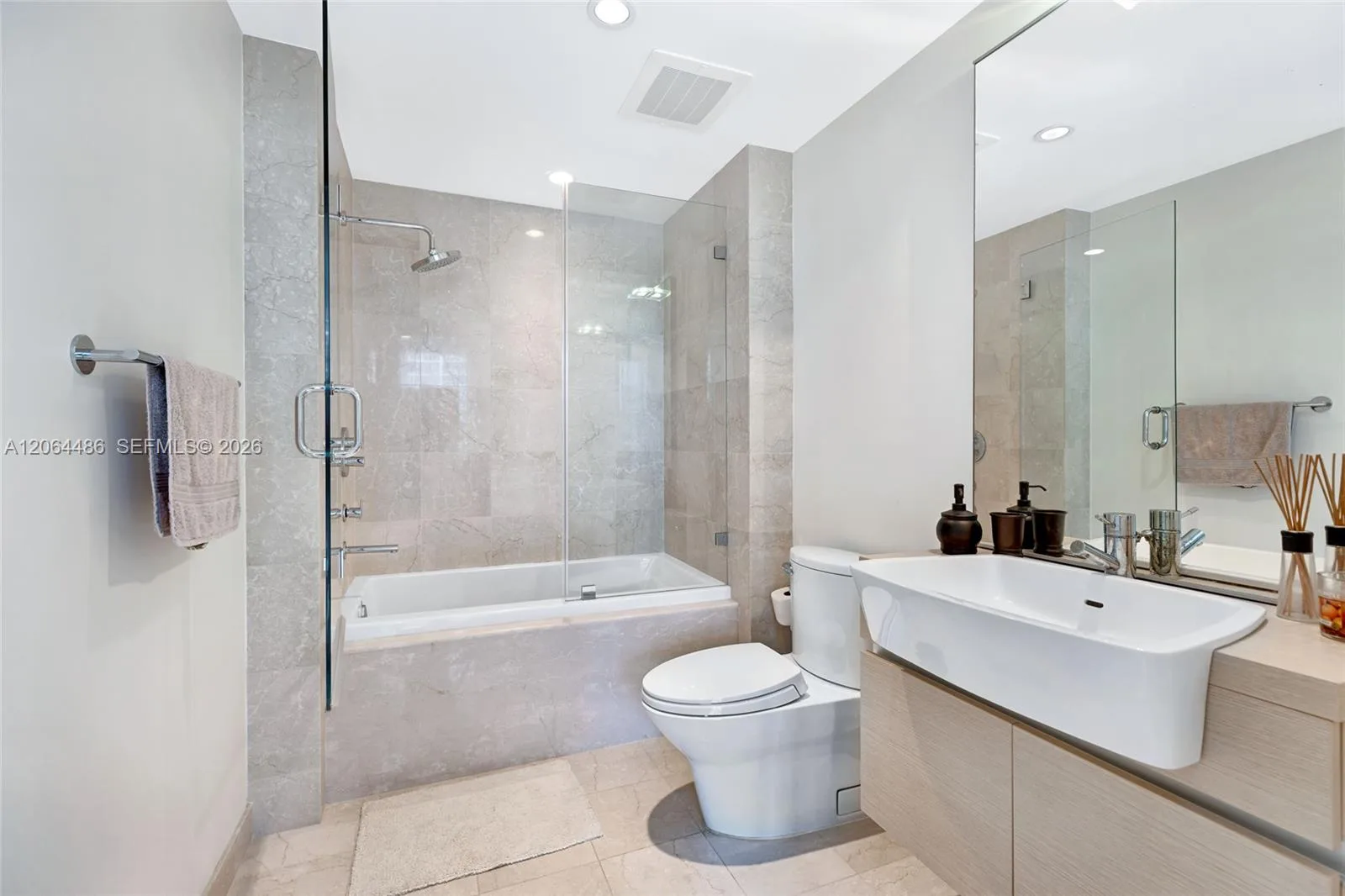 200 Biscayne Boulevard Way # 504, Miami, FL 33131 photo 11