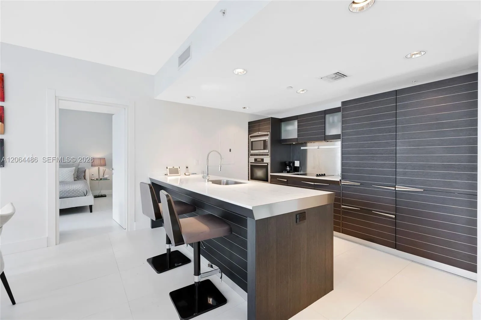 200 Biscayne Boulevard Way # 504, Miami, FL 33131 photo 3
