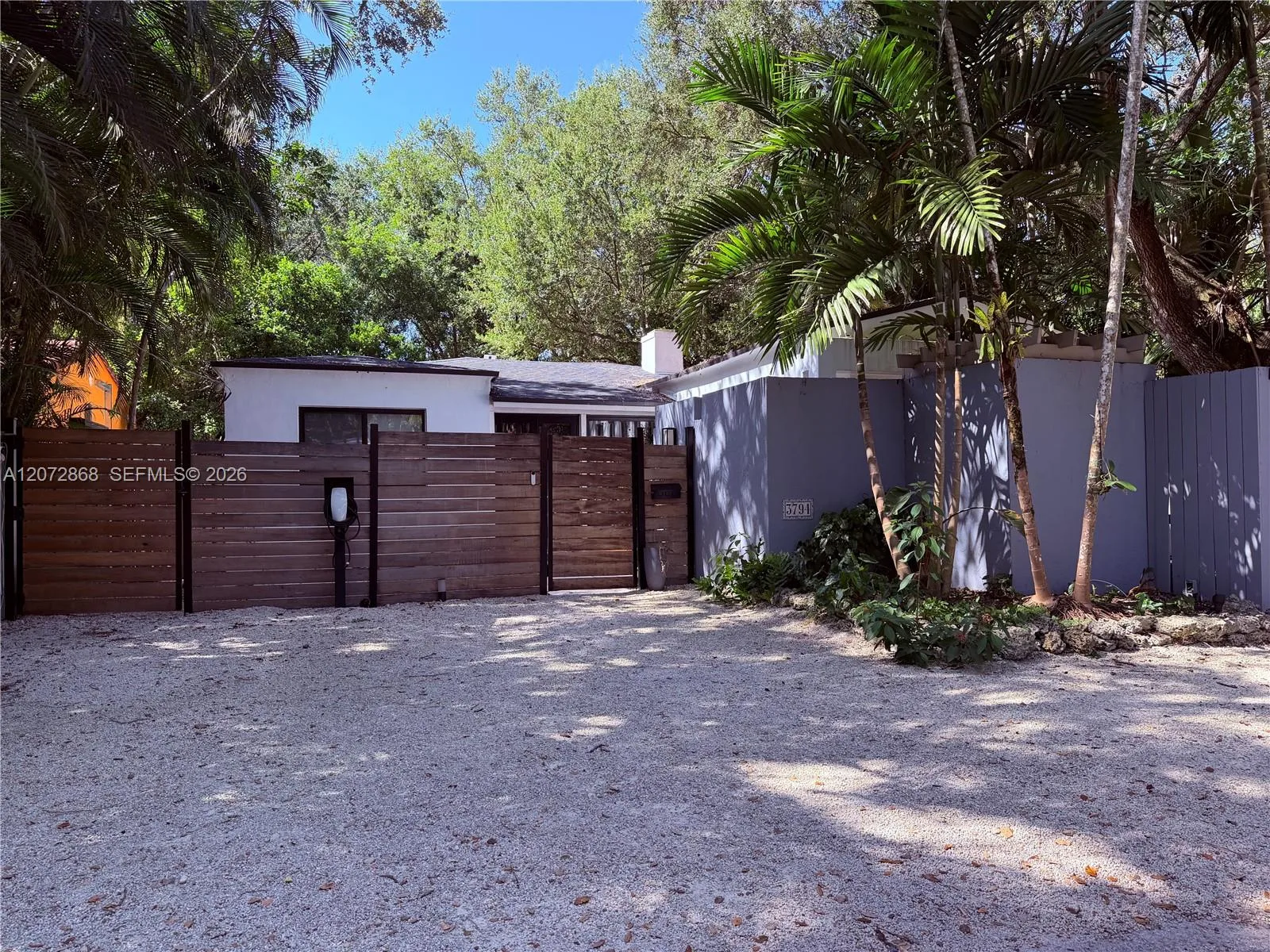3794 Irvington Ave, Coconut Grove, FL 33133