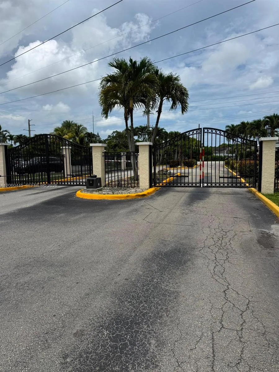 3680 N 56th Ave # 823, Hollywood, FL 33021 photo 12
