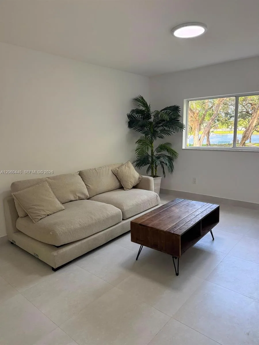 3680 N 56th Ave # 823, Hollywood, FL 33021 — zdjęcie 2