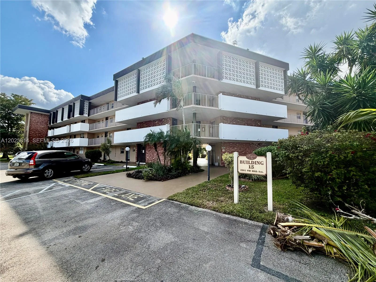 2901 NW 46th Ave # 304, Lauderdale Lakes, FL 33313