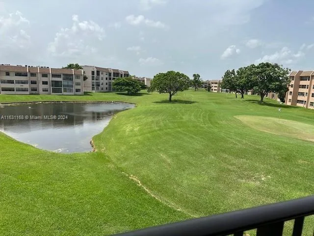 10101 Sunrise Lakes Blvd # 306, Sunrise, FL 33322