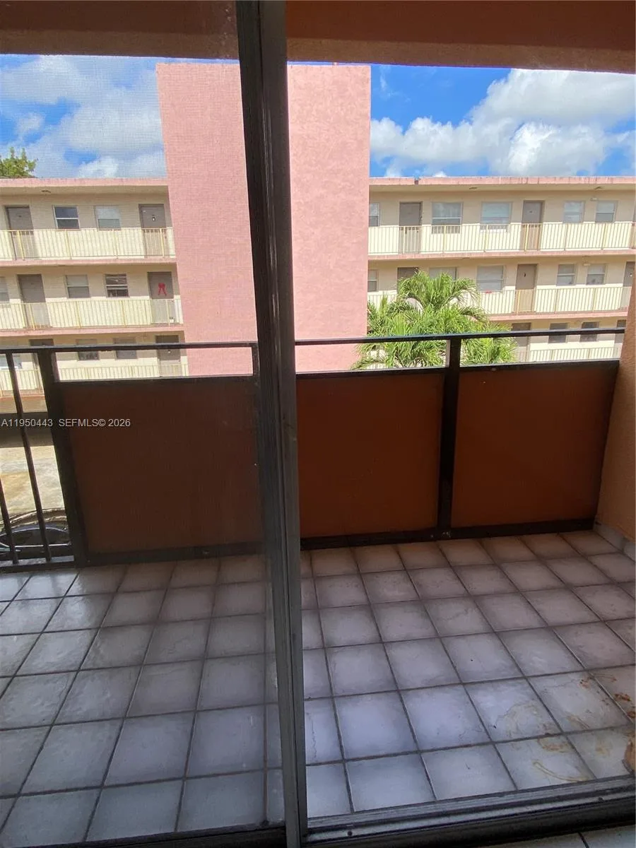 295 NW 72nd Ave # 304, Miami, FL 33126 photo 11