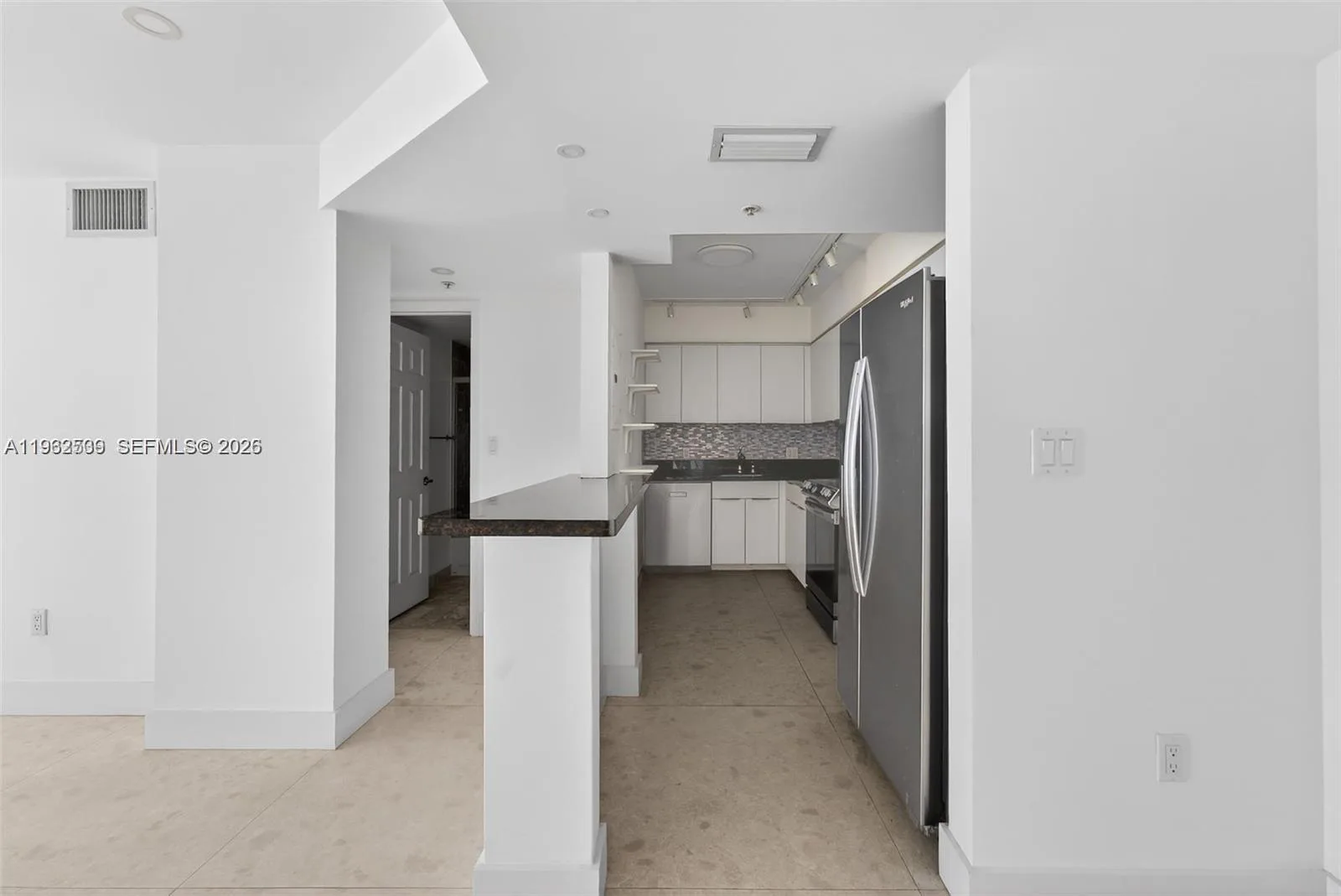 800 Claughton Island Dr # 1504, Miami, FL 33131 photo 8