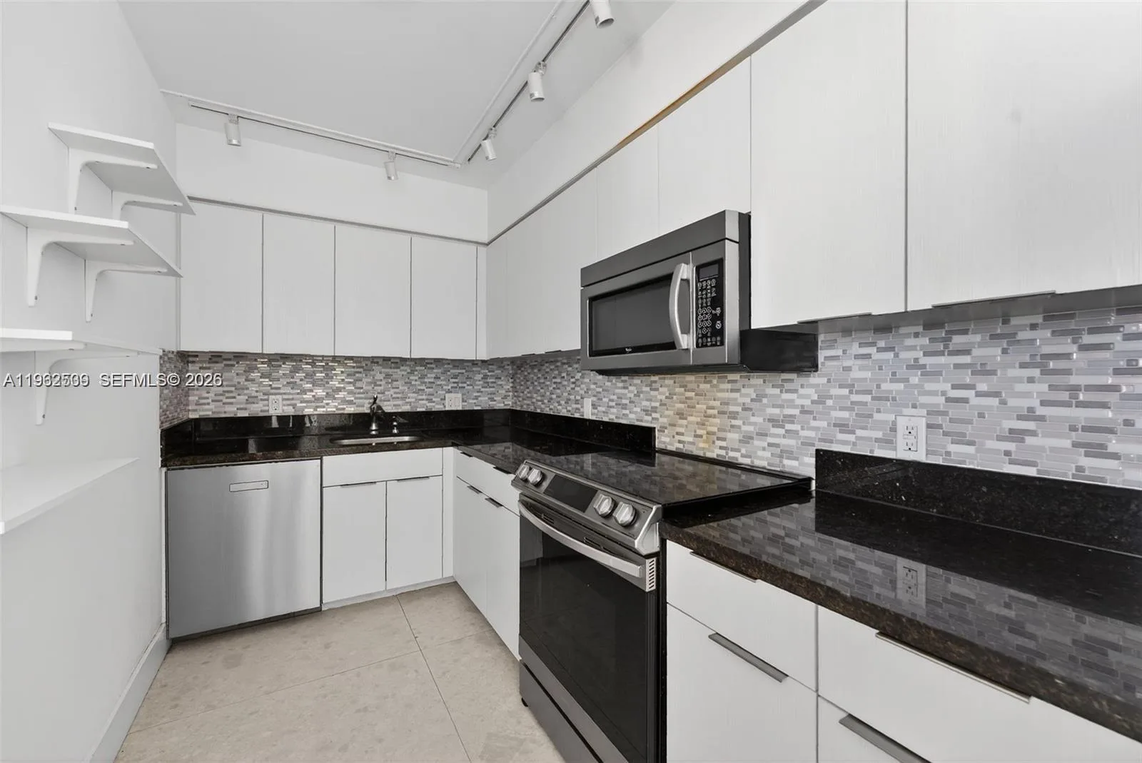 800 Claughton Island Dr # 1504, Miami, FL 33131 photo 9