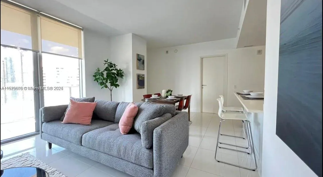 1300 BRICKELL BAY DR # 3400, Miami, FL 33131 photo 4
