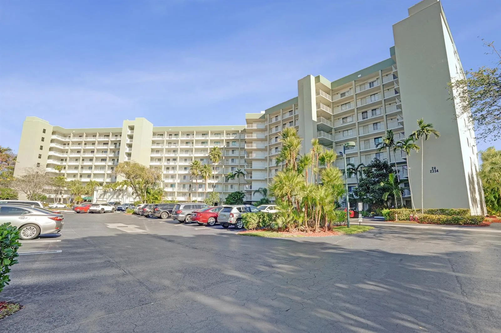 2334 S Cypress Bend Drive # 907, Pompano Beach, FL 33069