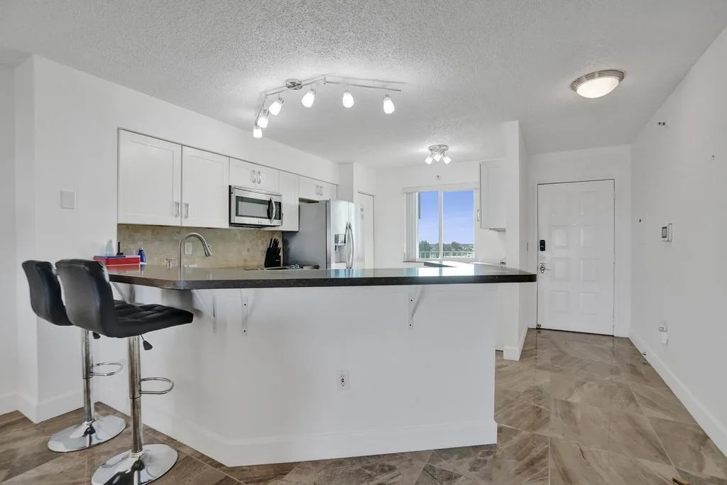 2334 S Cypress Bend Drive # 907, Pompano Beach, FL 33069 photo 10