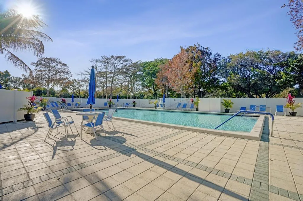 2334 S Cypress Bend Drive # 907, Pompano Beach, FL 33069 photo 6