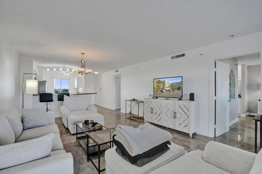 2334 S Cypress Bend Drive # 907, Pompano Beach, FL 33069 photo 8