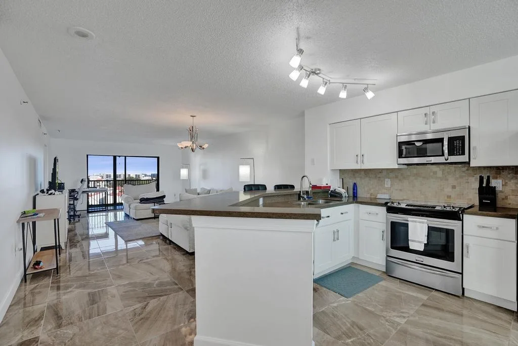 2334 S Cypress Bend Drive # 907, Pompano Beach, FL 33069 photo 9