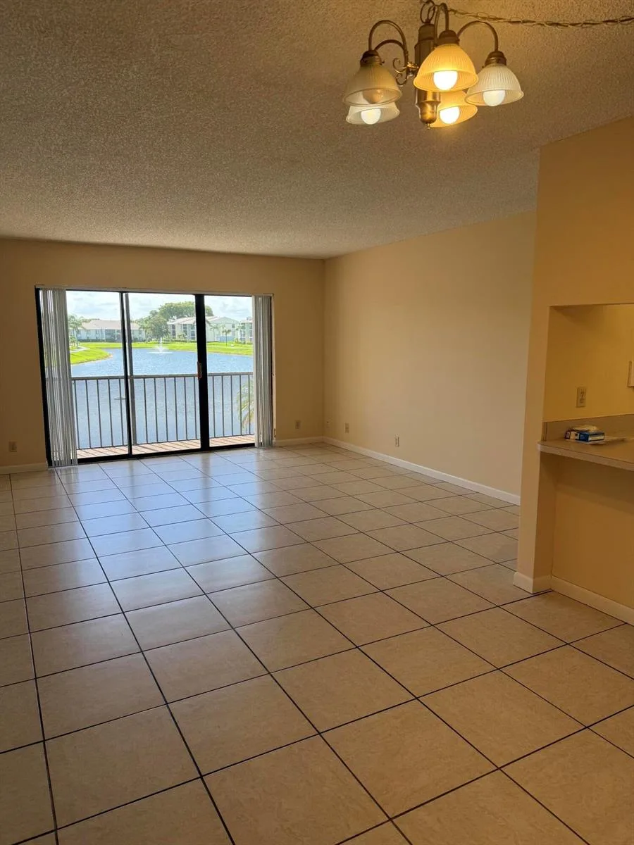 1110 GREEN PINE Boulevard # C2, West Palm Beach, FL 33409 photo 2