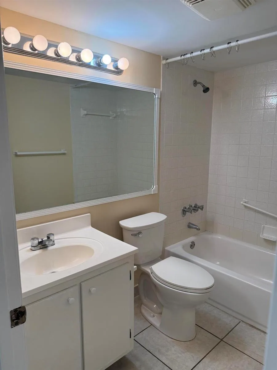 1110 GREEN PINE Boulevard # C2, West Palm Beach, FL 33409 photo 5
