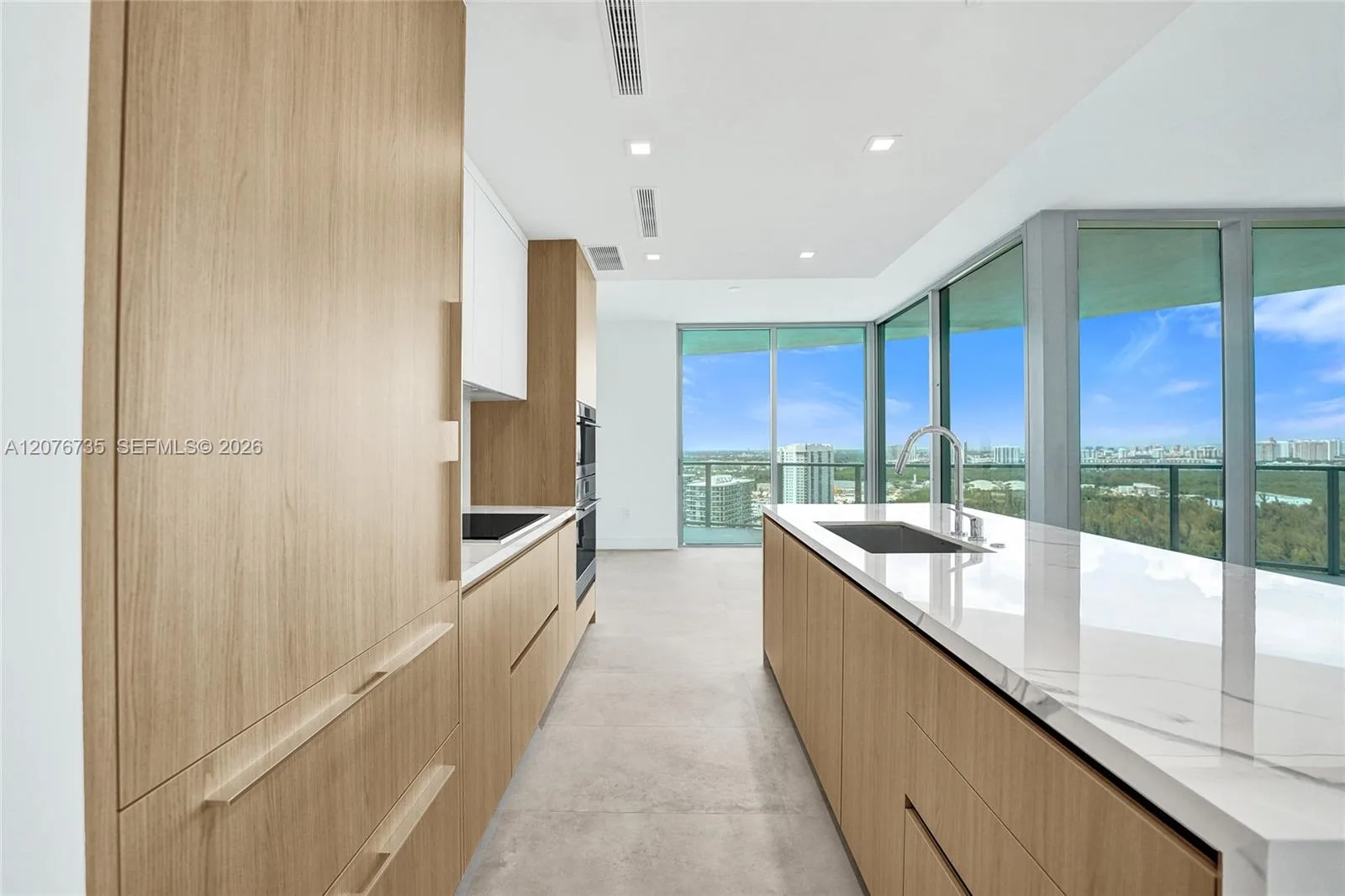2411 Laguna Circle # 2511, North Miami, FL 33181 photo 6