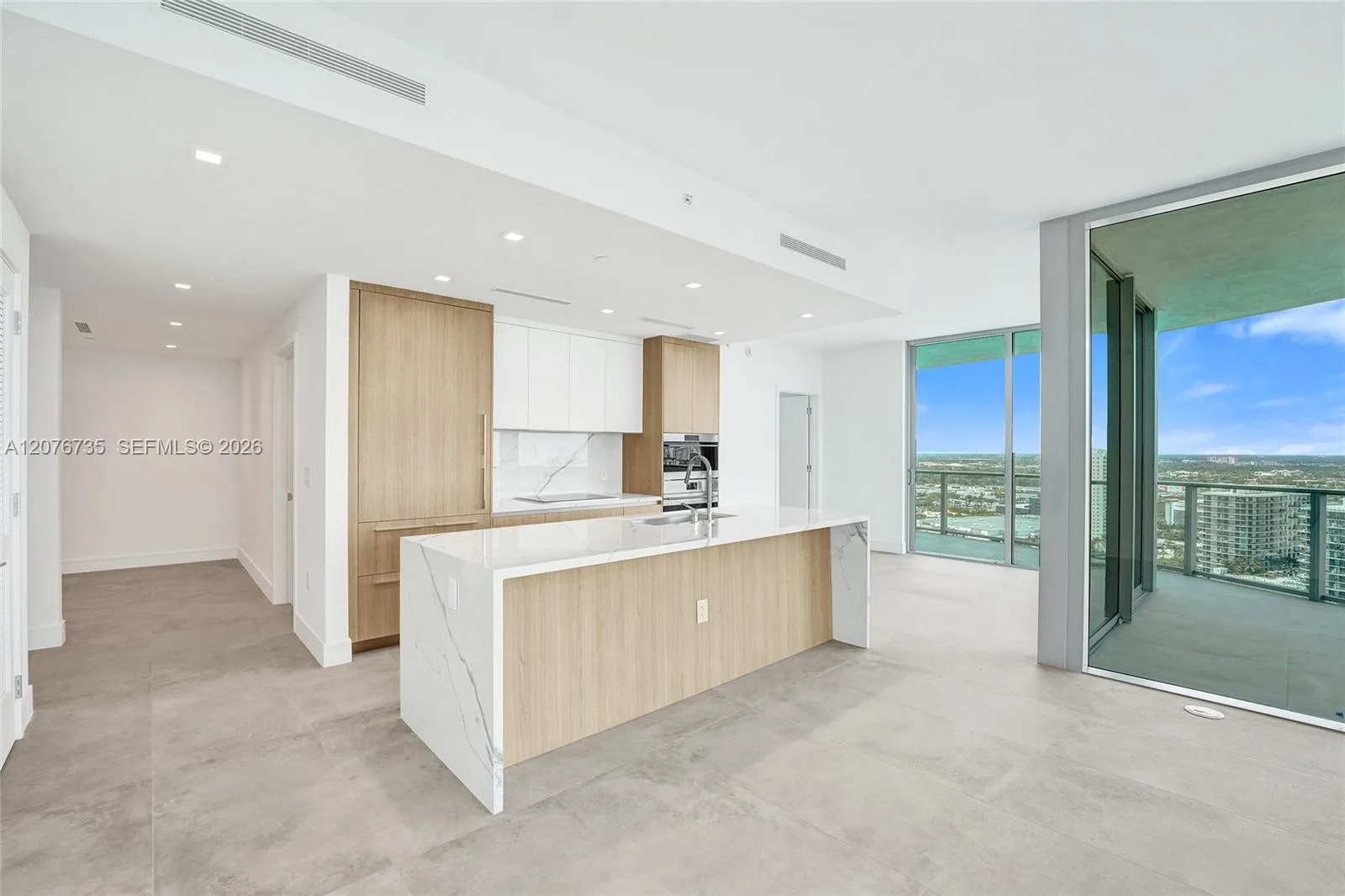 2411 Laguna Circle # 2511, North Miami, FL 33181 photo 8