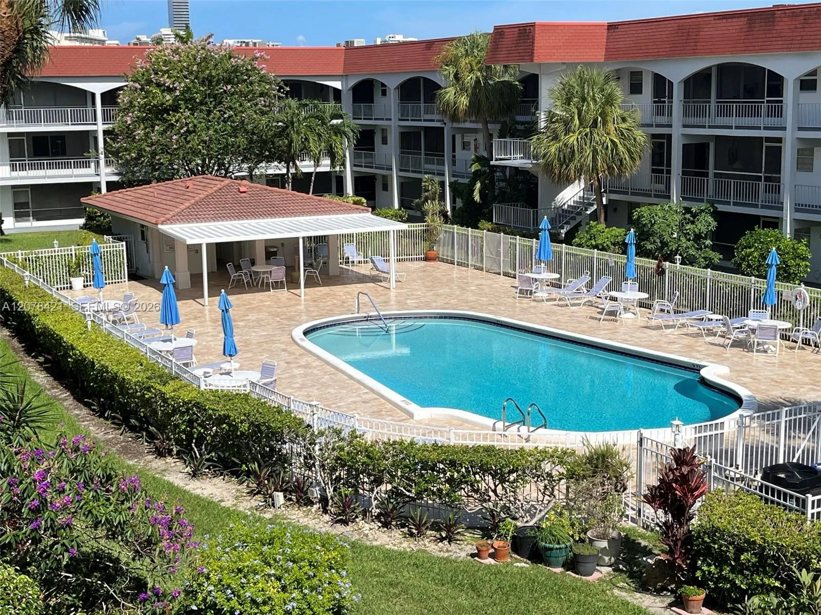 581 Blue Heron Dr # 212-B, Hallandale Beach, FL 33009 photo 3