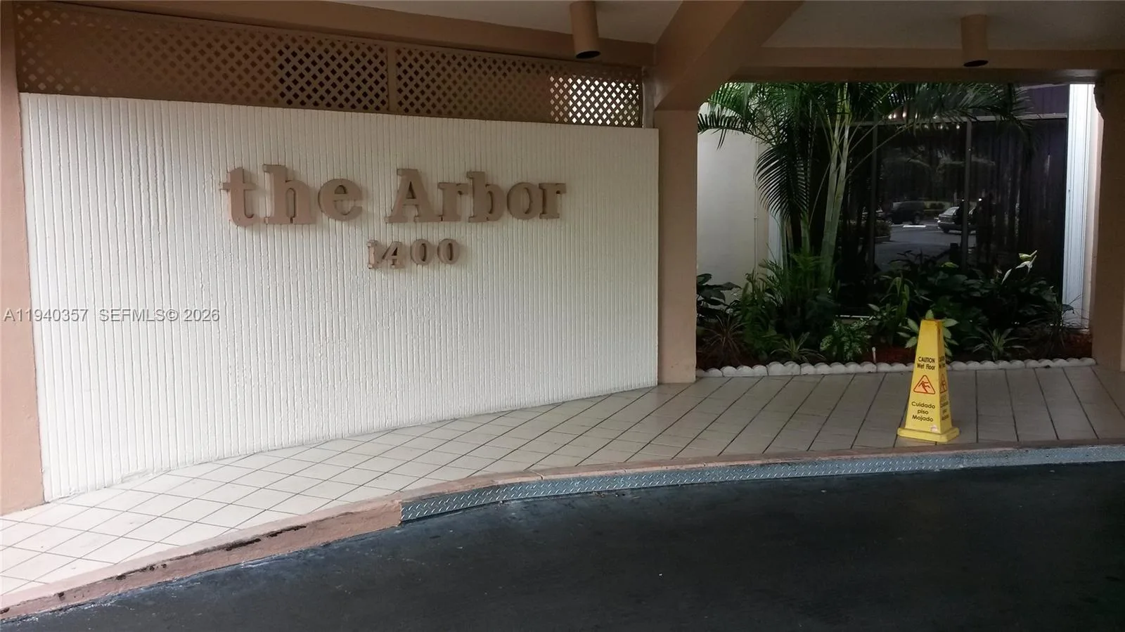 1400 Saint Charles Pl # 524, Pembroke Pines, FL 33026