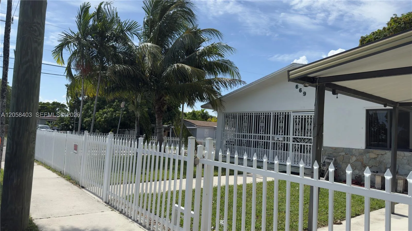 669 W 23rd St, Hialeah, FL 33010