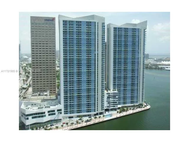 325 S Biscayne Blvd # 1214, Miami, FL 33131