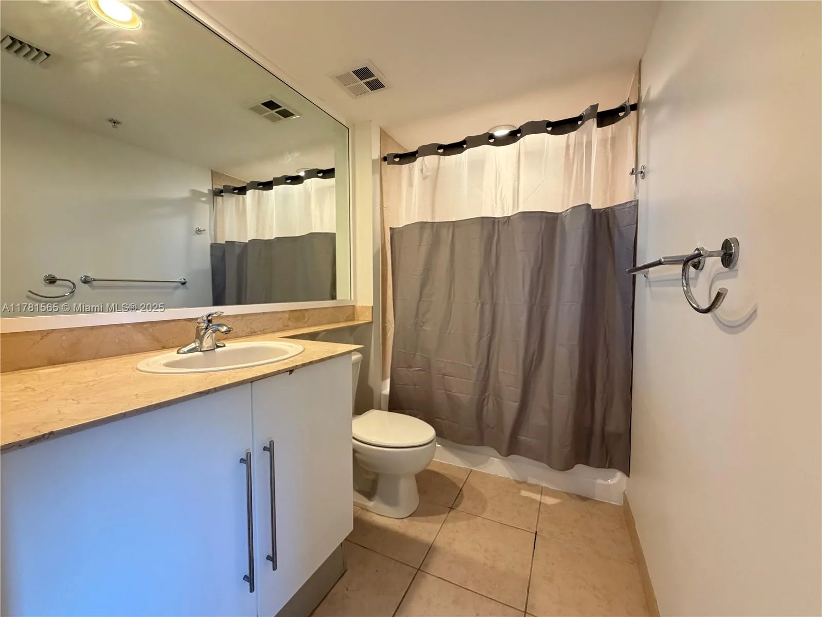 325 S Biscayne Blvd # 1214, Miami, FL 33131 photo 11