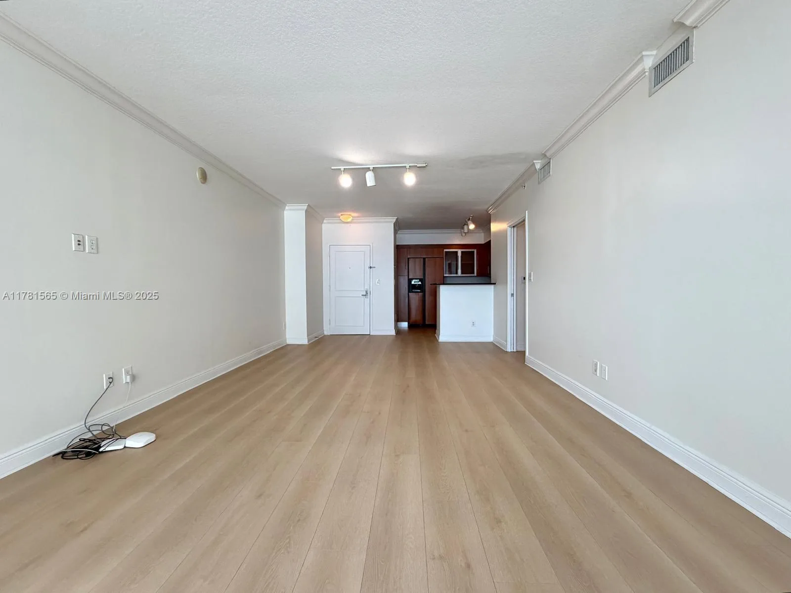 325 S Biscayne Blvd # 1214, Miami, FL 33131 photo 5