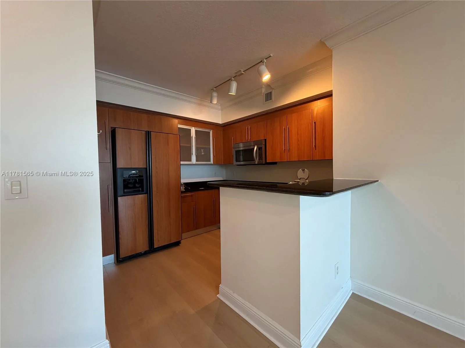 325 S Biscayne Blvd # 1214, Miami, FL 33131 photo 8