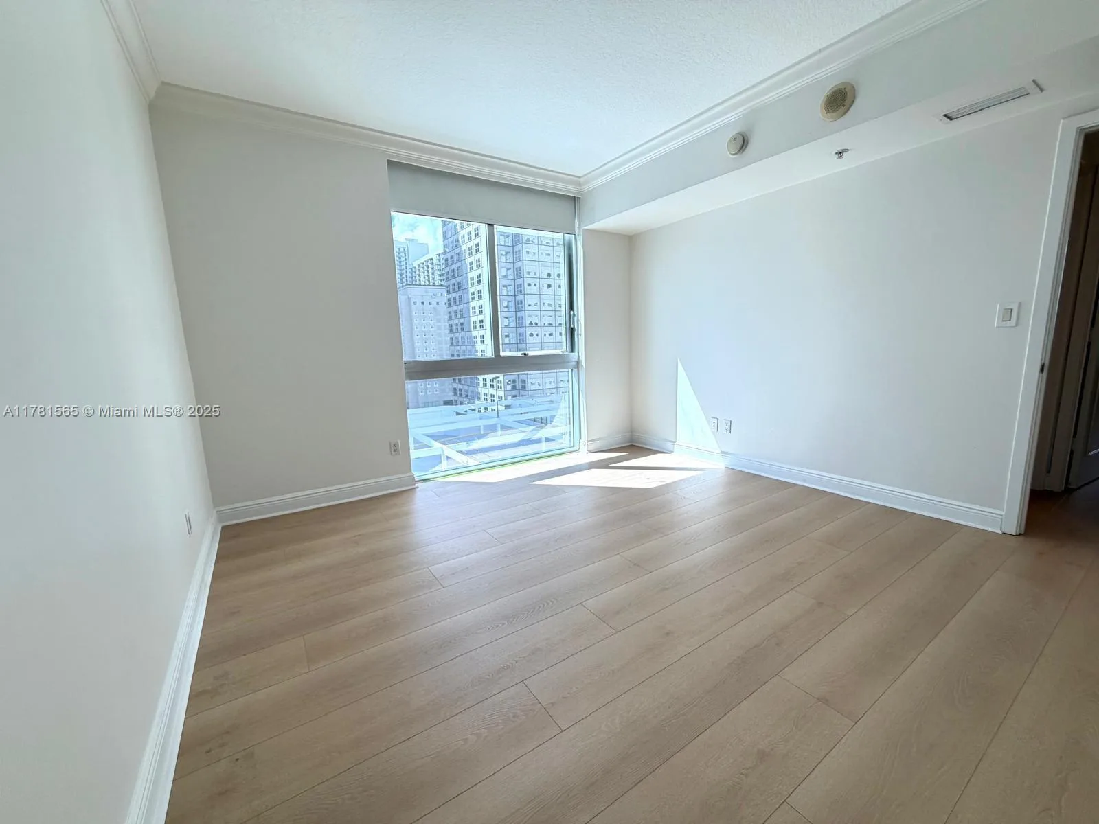325 S Biscayne Blvd # 1214, Miami, FL 33131 photo 9