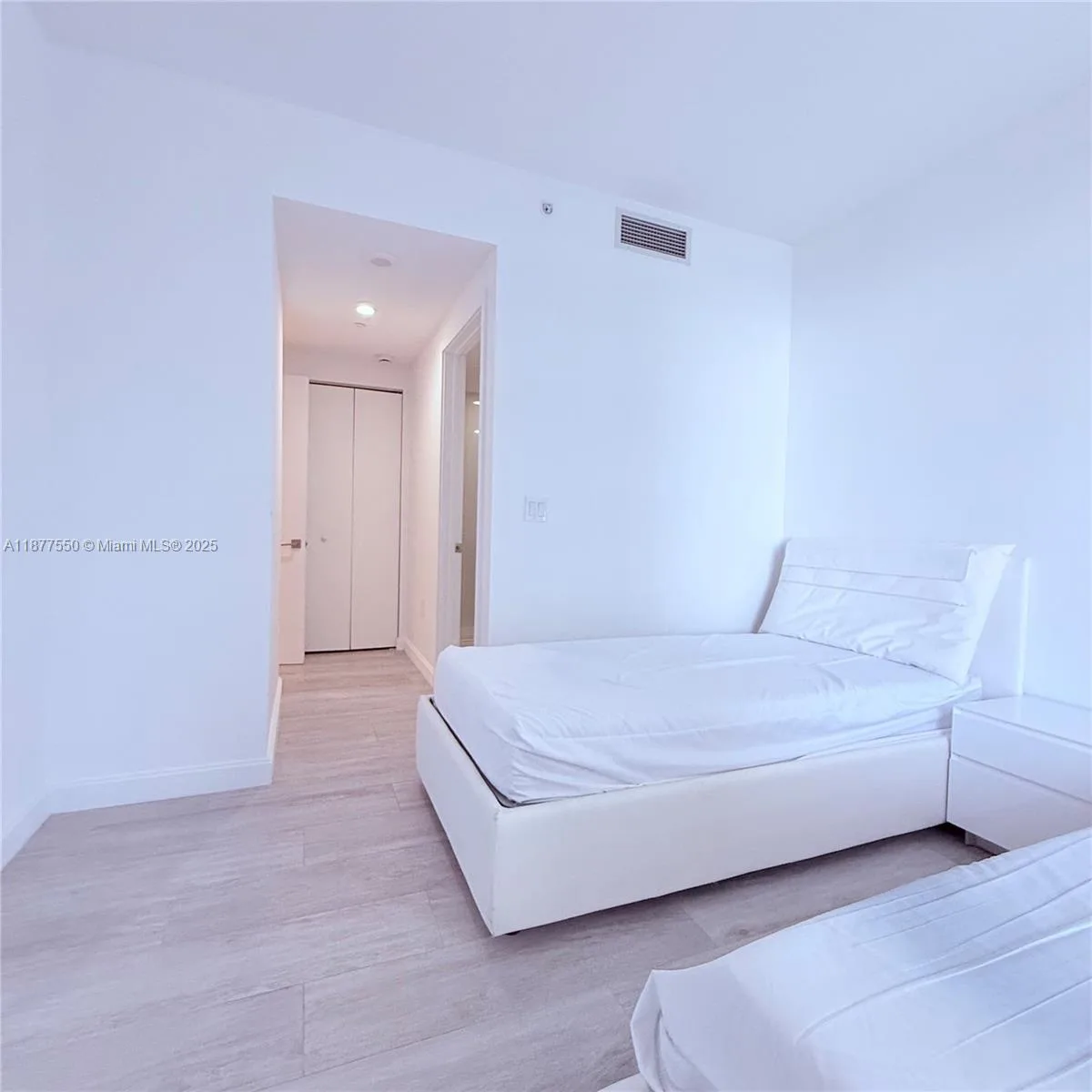 55 SW 9th St # 3903, Miami, FL 33130 photo 11