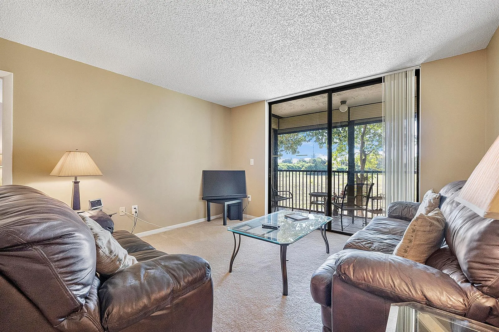 5530 NW 44th Street # 216c, Lauderhill, FL 33319