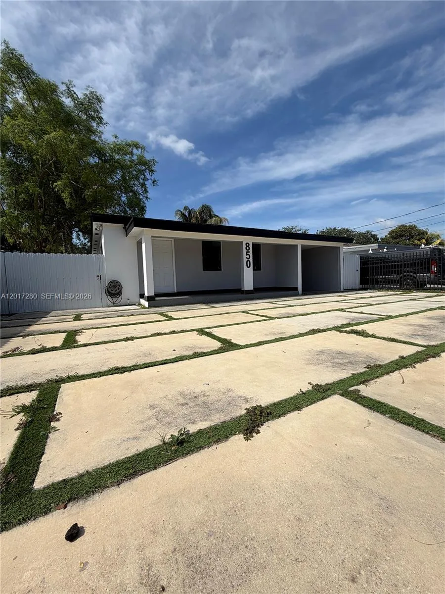 850 NW 113th St, Miami, FL 33168